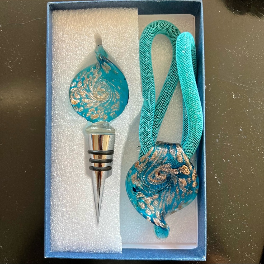 Wine Cork/Bottle Stopper & Necklace Gift Set